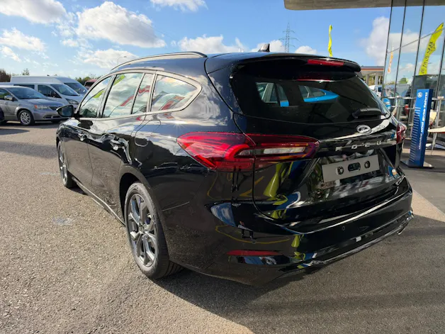 FORD Focus 1.0 MHEV ST-Line Automat