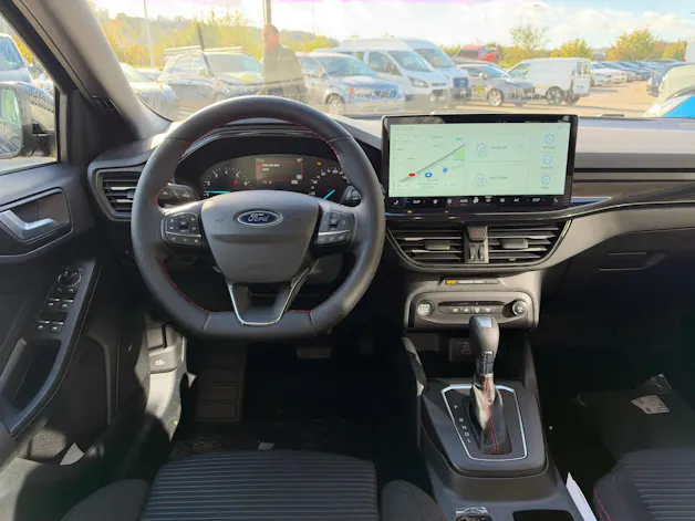 FORD Focus 1.0 MHEV ST-Line Automat