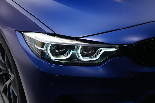 BMW M4 Coupé CS DKG *Frozen Dark Blue* *CH-Fahrzeug* *ohne OPF*