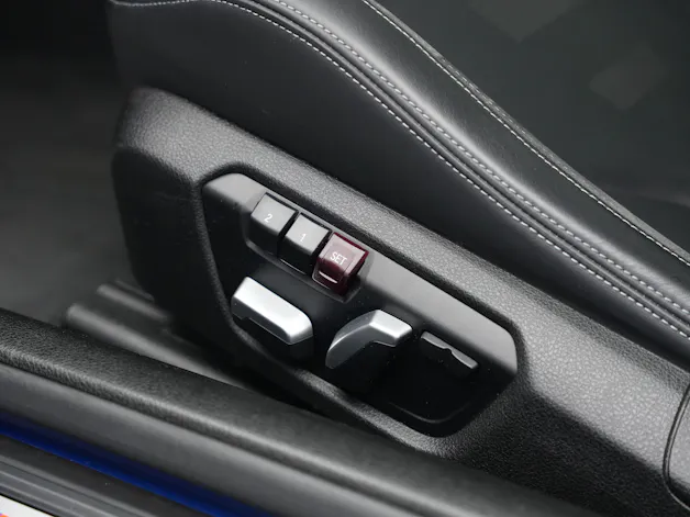 BMW M4 Coupé CS DKG *Frozen Dark Blue* *CH-Fahrzeug* *ohne OPF*