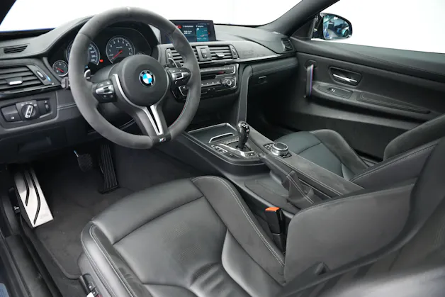 BMW M4 Coupé CS DKG *Frozen Dark Blue* *CH-Fahrzeug* *ohne OPF*