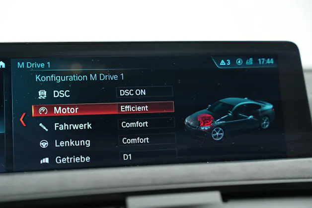 BMW M4 Coupé CS DKG *Frozen Dark Blue* *CH-Fahrzeug* *ohne OPF*