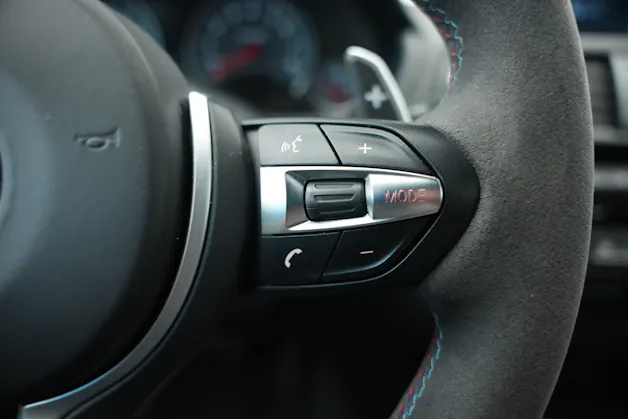 BMW M4 Coupé CS DKG *Frozen Dark Blue* *CH-Fahrzeug* *ohne OPF*