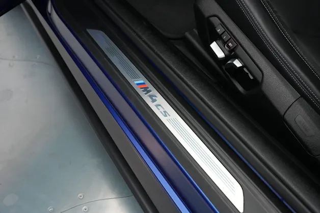 BMW M4 Coupé CS DKG *Frozen Dark Blue* *CH-Fahrzeug* *ohne OPF*