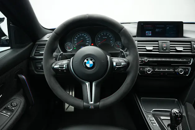 BMW M4 Coupé CS DKG *Frozen Dark Blue* *CH-Fahrzeug* *ohne OPF*