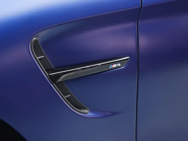 BMW M4 Coupé CS DKG *Frozen Dark Blue* *CH-Fahrzeug* *ohne OPF*