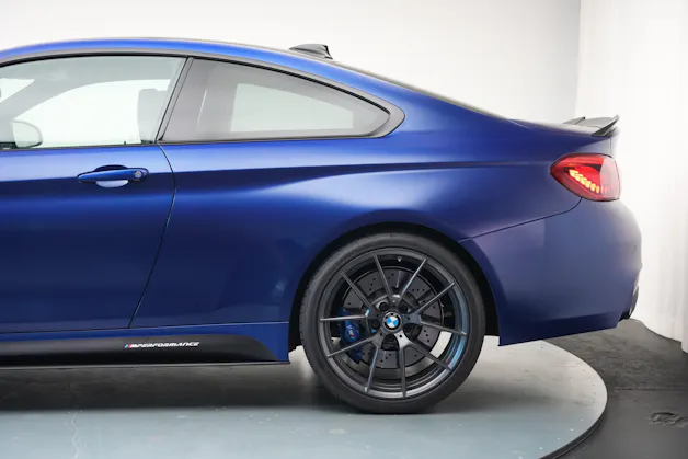 BMW M4 Coupé CS DKG *Frozen Dark Blue* *CH-Fahrzeug* *ohne OPF*