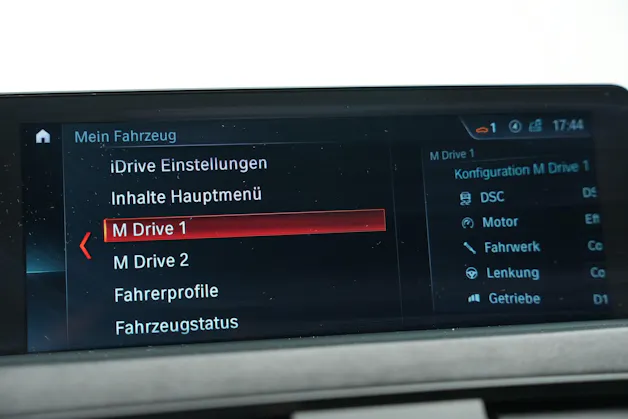 BMW M4 Coupé CS DKG *Frozen Dark Blue* *CH-Fahrzeug* *ohne OPF*