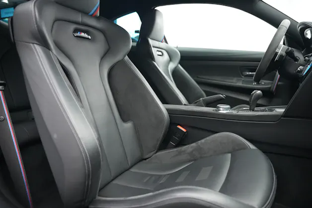 BMW M4 Coupé CS DKG *Frozen Dark Blue* *CH-Fahrzeug* *ohne OPF*