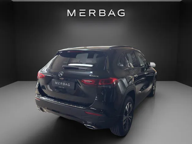 MERCEDES-BENZ GLA 200 4MProgressive 8G