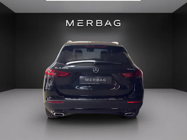 MERCEDES-BENZ GLA 200 4MProgressive 8G