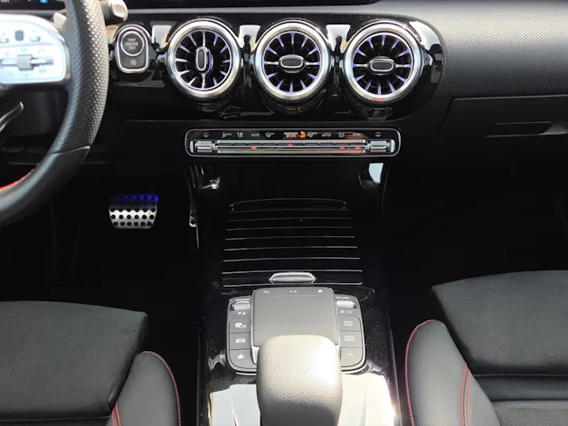 MERCEDES-BENZ CLA 220 d 4Matic Swiss Star 8G-DCT
