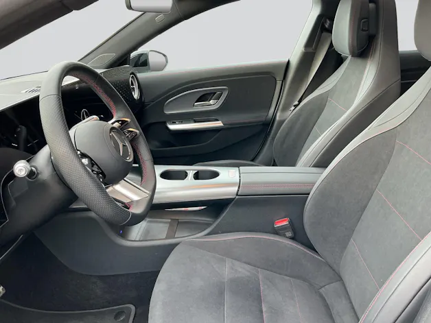 MERCEDES-BENZ CLA 200 8G-DCT AMG Line Night Paket