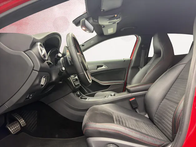 MERCEDES-BENZ GLA 250 AMG Line 4Matic 7G-DCT