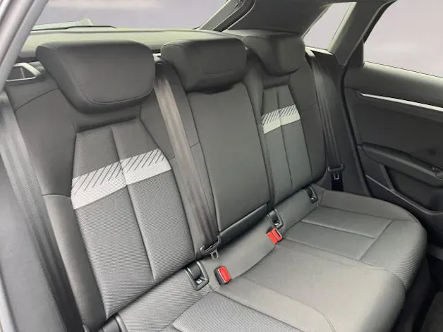 AUDI A3 Sportback TFSI 85 kW S line Ambition S tronic