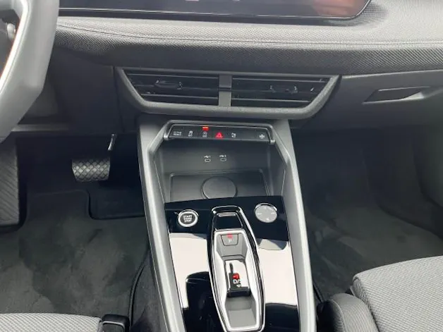 AUDI A3 Sportback TFSI 85 kW S line Ambition S tronic