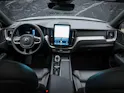 VOLVO XC60 B5 Benzin Mild Hybrid AWD Plus Dark Geartronic *Facelift*Werksgarantie*Panorama*Harman/Kardon*360° Kamera*