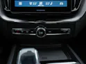 VOLVO XC60 B5 Benzin Mild Hybrid AWD Plus Dark Geartronic *Facelift*Werksgarantie*Panorama*Harman/Kardon*360° Kamera*