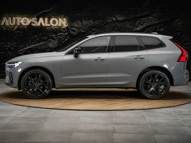 VOLVO XC60 B5 Benzin Mild Hybrid AWD Plus Dark Geartronic *Facelift*Werksgarantie*Panorama*Harman/Kardon*360° Kamera*