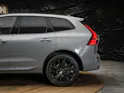 VOLVO XC60 B5 Benzin Mild Hybrid AWD Plus Dark Geartronic *Facelift*Werksgarantie*Panorama*Harman/Kardon*360° Kamera*