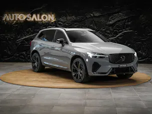 VOLVO XC60 B5 Benzin Mild Hybrid AWD Plus Dark Geartronic *Facelift*Werksgarantie*Panorama*Harman/Kardon*360° Kamera*