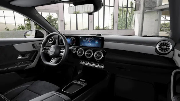 MERCEDES-BENZ A 250 AMG Line 4MATIC