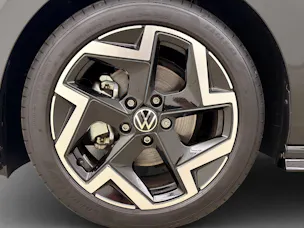 VW Golf 8 1.5 eTSI R-Line DSG