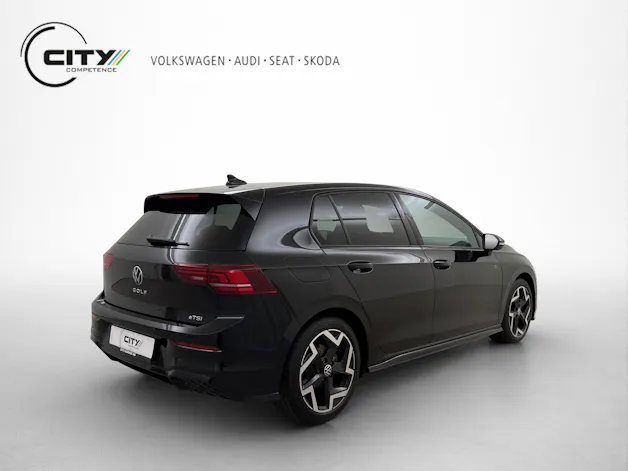 VW Golf 8 1.5 eTSI R-Line DSG