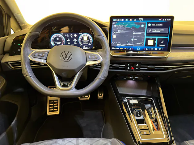 VW Golf 8 1.5 eTSI R-Line DSG