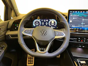 VW Golf 8 1.5 eTSI R-Line DSG