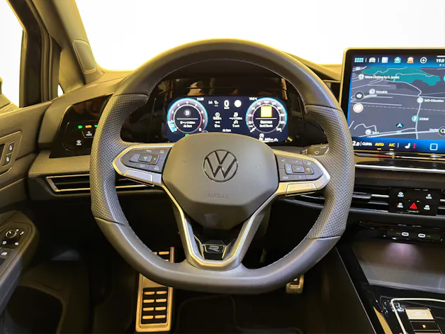 VW Golf 8 1.5 eTSI R-Line DSG