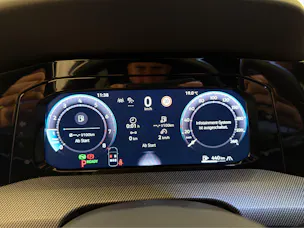 VW Golf 8 1.5 eTSI R-Line DSG