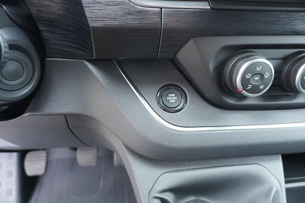 RENAULT Trafic Blue dCi 150 Grand Passenger Techno 9-PLÄTZER!!!