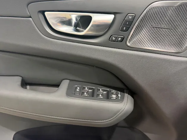 VOLVO XC60 2.0 T6 TE Plus Dark eAWD