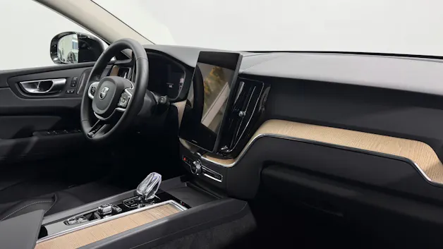 VOLVO XC60 2.0 T6 TE Plus Dark eAWD