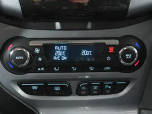 FORD Focus 1.6 SCTi Titanium