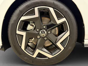 VW Golf 8 1.5 eTSI R-Line DSG