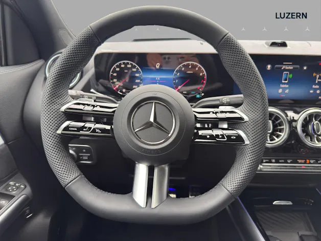 MERCEDES-BENZ GLA 250 4Matic 8G-DCT Swiss Star