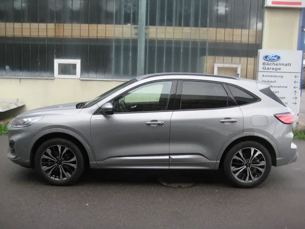 FORD Kuga 2.5 FHEV ST-Line X 4WD