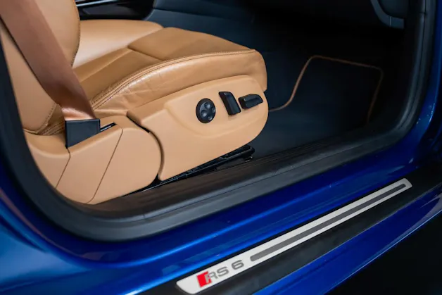 AUDI RS6 Avant 5.0 TFSI V10 quattro tiptronic
