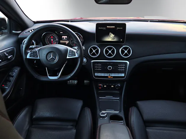 MERCEDES-BENZ GLA 220 AMG Line 4Matic 7G-DCT