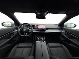 BMW 540d xDrive Touring M Sport PRO * BROOKLYN GRAU * ICONIC GLOW * BELÜFTETE SITZE * AHK *