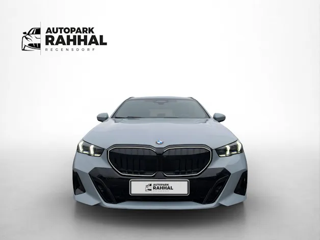 BMW 540d xDrive Touring M Sport PRO * BROOKLYN GRAU * ICONIC GLOW * BELÜFTETE SITZE * AHK *