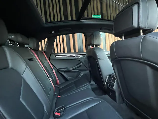 PORSCHE MACAN S PDK l 380 PS