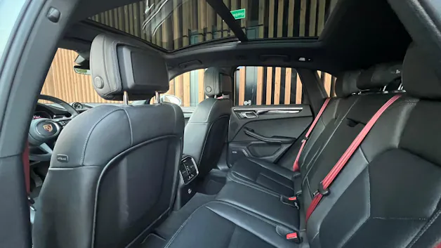 PORSCHE MACAN S PDK l 380 PS