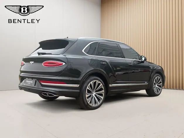 BENTLEY Bentayga Azure aus 1. Hand in dunkelgrün metallic.