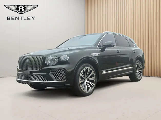 BENTLEY Bentayga Azure aus 1. Hand in dunkelgrün metallic.