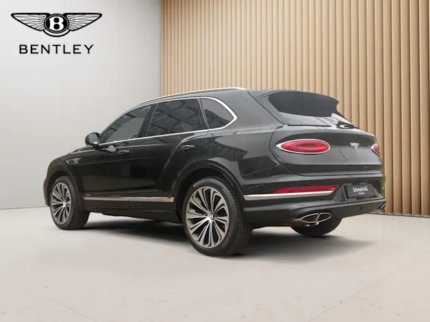 BENTLEY Bentayga Azure aus 1. Hand in dunkelgrün metallic.