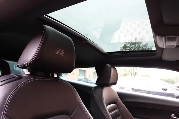 VW Scirocco 2.0 TSI R DSG "* CH Auto * Tempomat * Capteurs * Toit Ouvrant * Jantes 19 * Phares Xenon *"