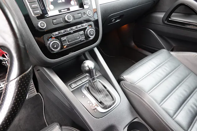 VW Scirocco 2.0 TSI R DSG "* CH Auto * Tempomat * Capteurs * Toit Ouvrant * Jantes 19 * Phares Xenon *"